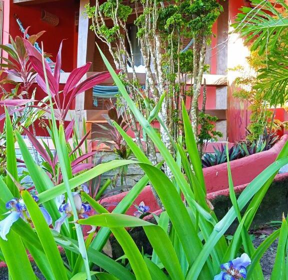 Novos Baianos Hostel E Pousada