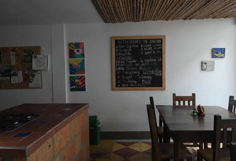Sergeant Pepper S Hostel