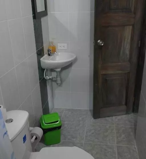 Sergeant Pepper S Hostel