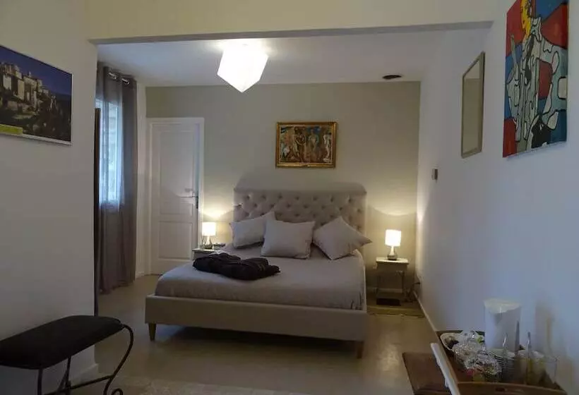 Aamiaismajoitus (B&B) Les Jardins D'eleusis