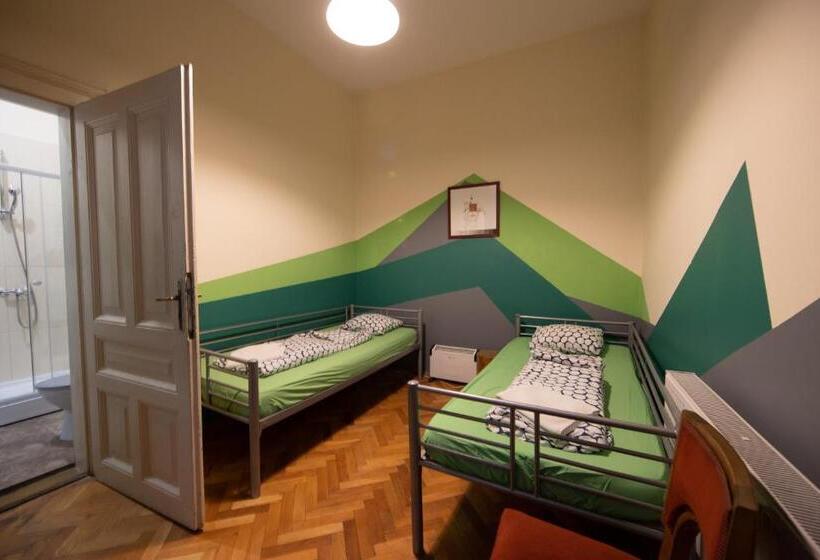 Hostel Cornel