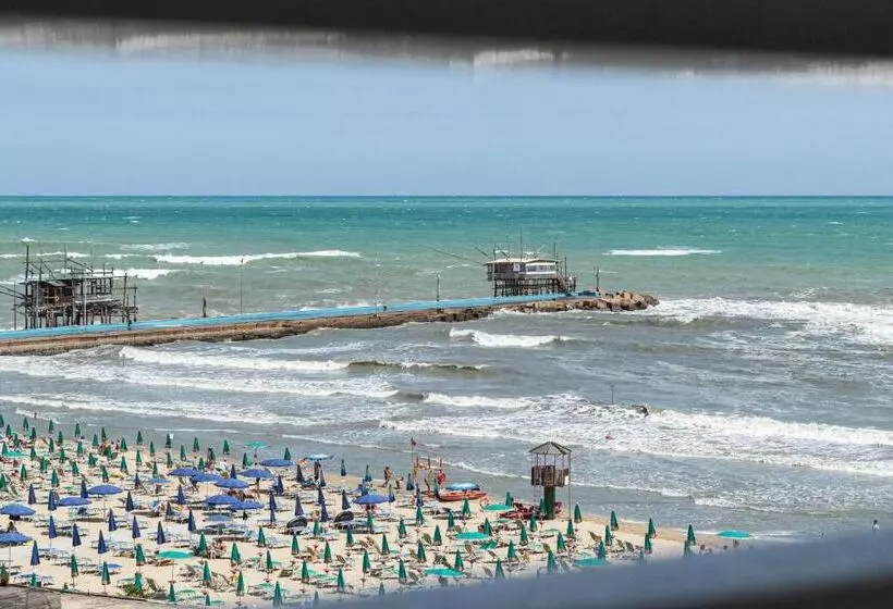 تختخواب و صبحانه Locanda Dell'adriatica