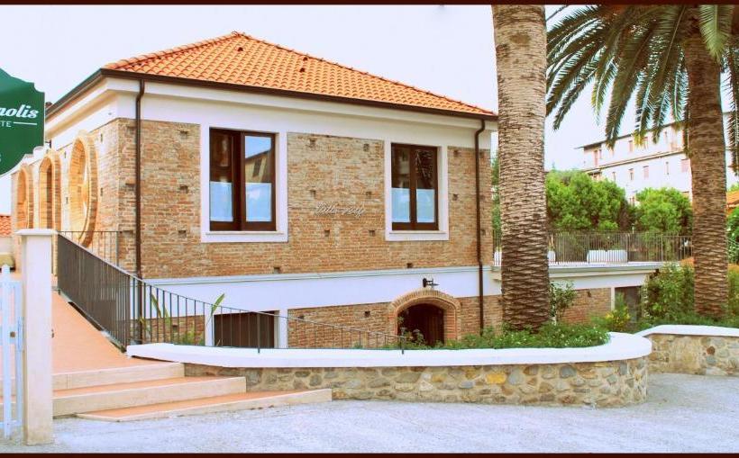 ベッドアンドブレックファースト Metropoli S