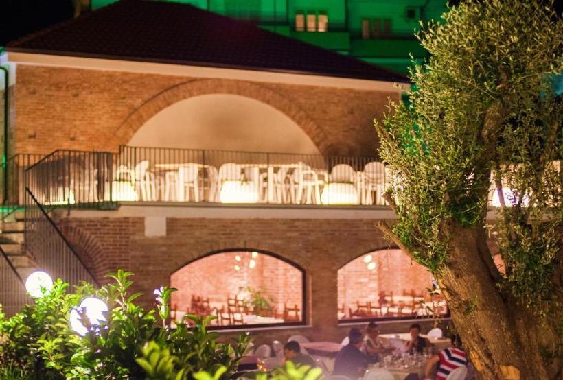 ベッドアンドブレックファースト Metropoli S