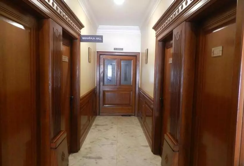 Hotel Ayodhya