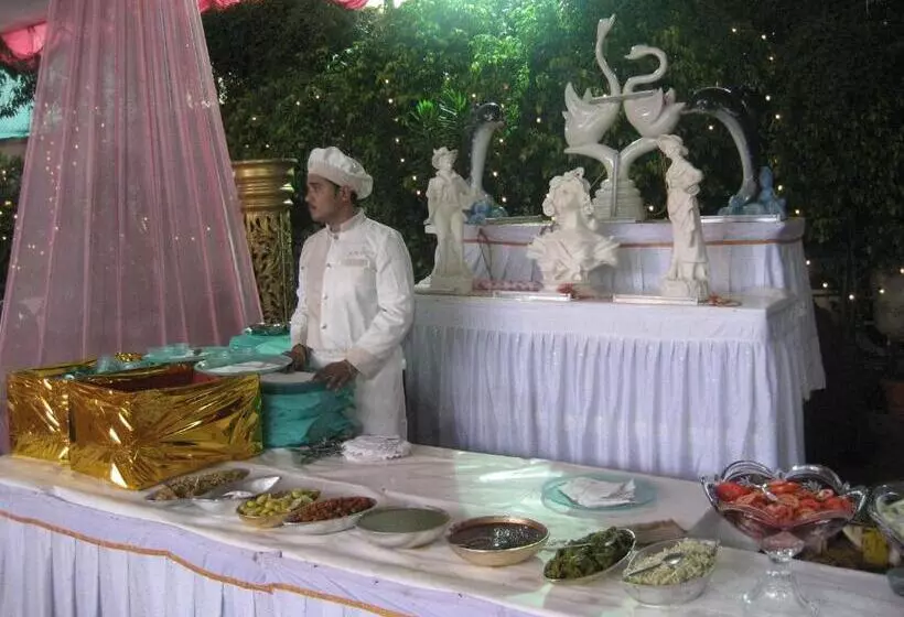 Hotel Ayodhya