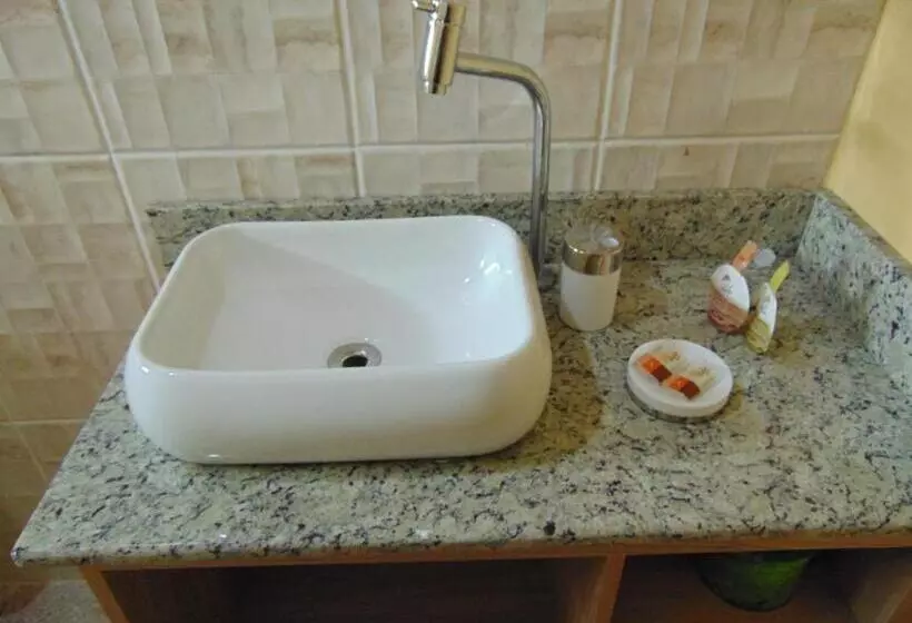 Hotelli Pousada Villa Da Montanha