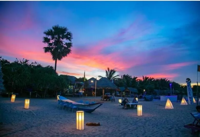 Hotelli That's Why Beach Cabanas Nilaveli