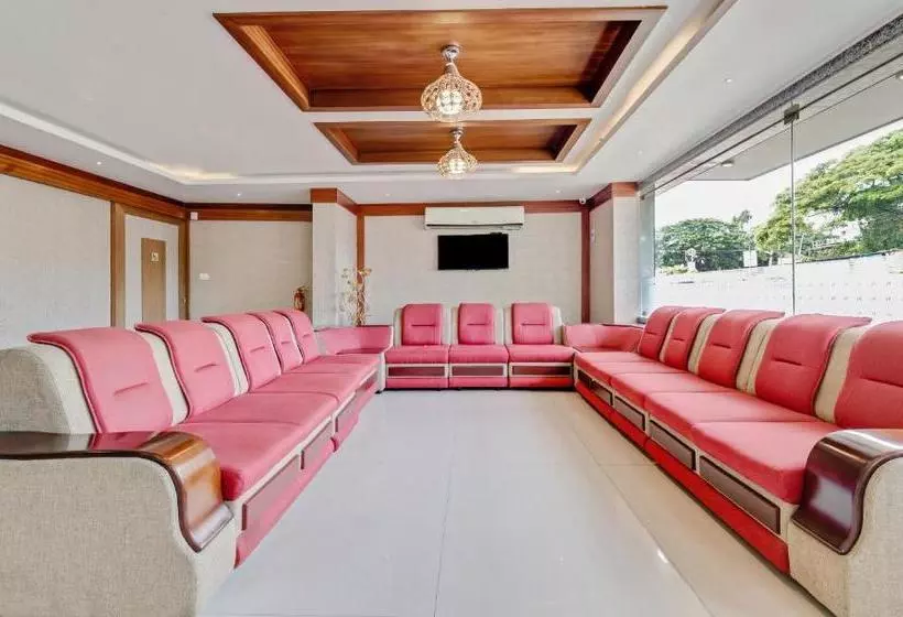 ホテル Treebo Trend Amalas Residency