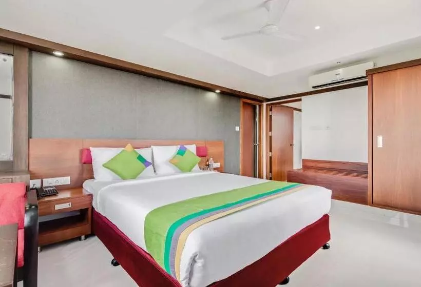 ホテル Treebo Trend Amalas Residency