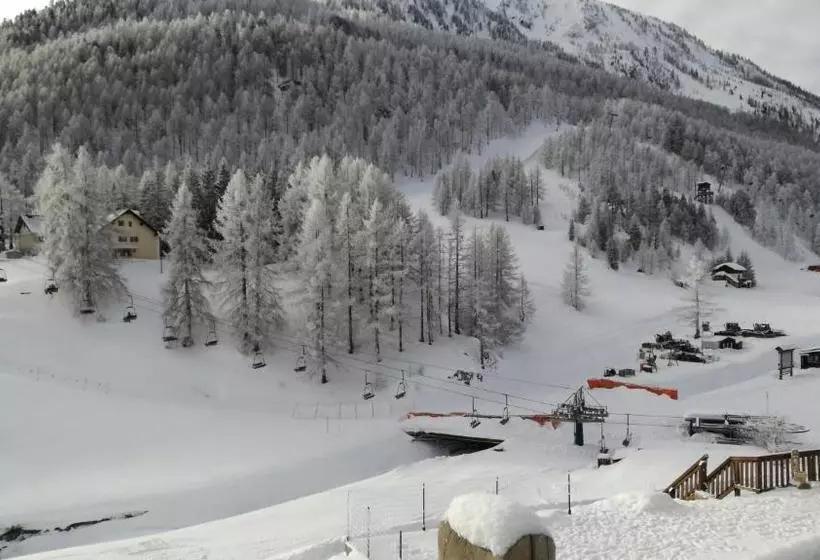 ユースホステル Rifugio La Capanna