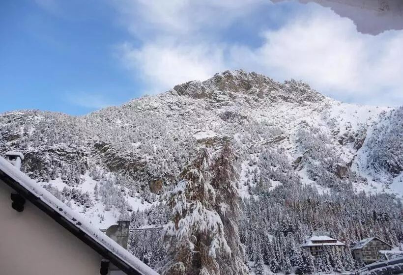ユースホステル Rifugio La Capanna