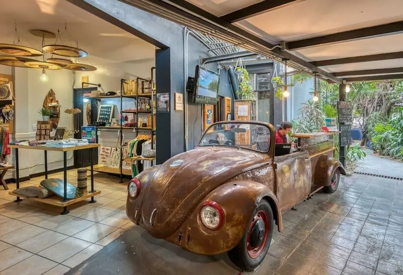 ユースホステル Selina San Jose