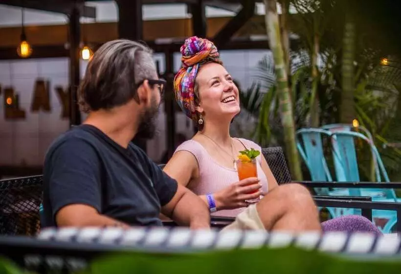 ユースホステル Selina San Jose