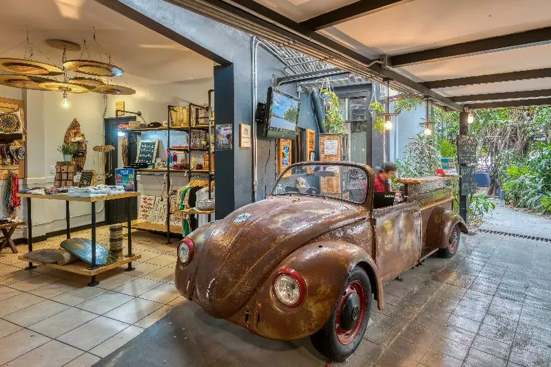 ユースホステル Selina San Jose