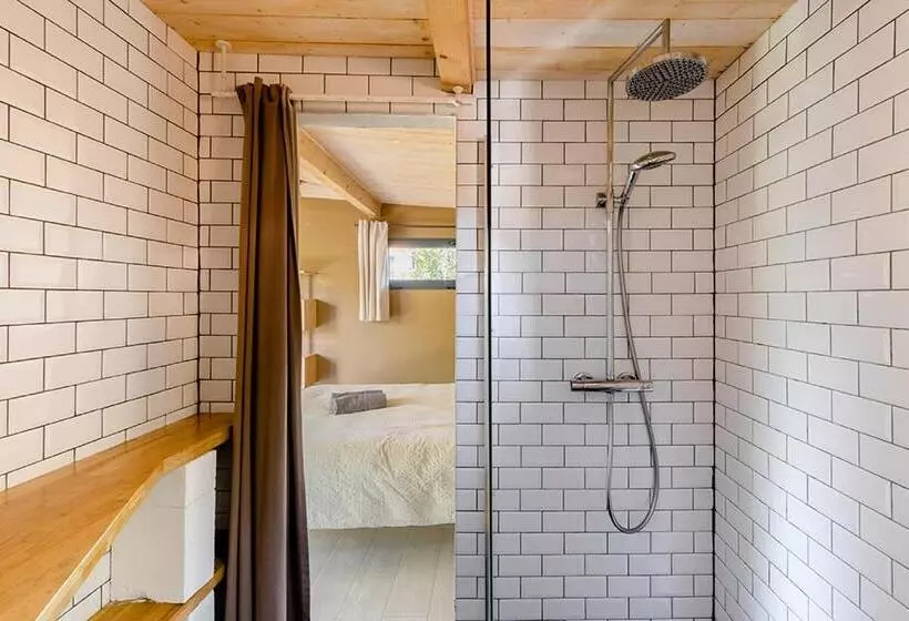 ベッドアンドブレックファースト Board 'n Breakfast