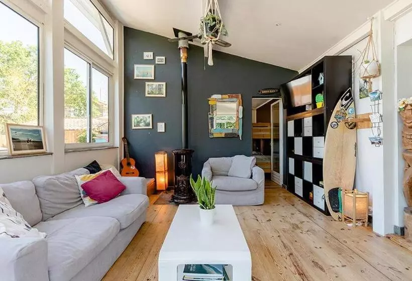 ベッドアンドブレックファースト Board 'n Breakfast