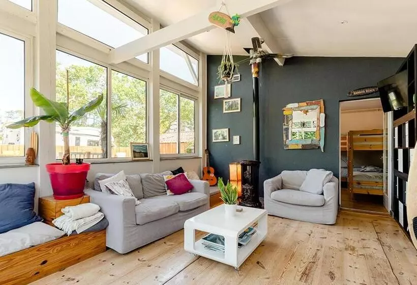 ベッドアンドブレックファースト Board 'n Breakfast