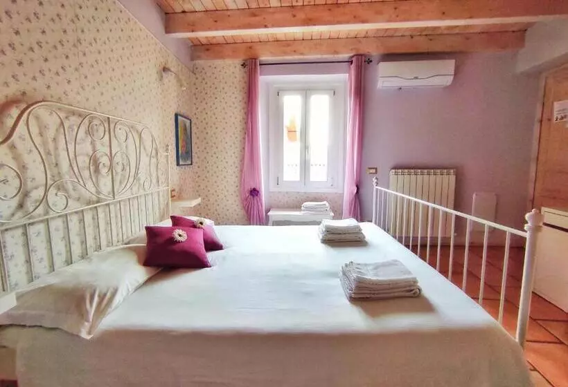 تختخواب و صبحانه Rocca Dell Innominato