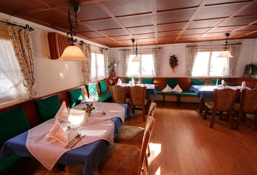 ホテル Adler Garni