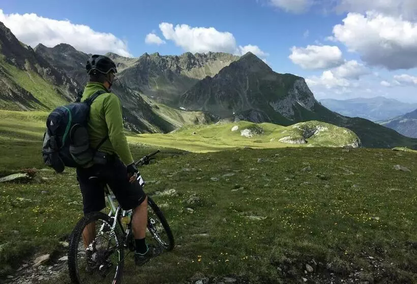 Hotelli Postigliun Sedrun 24 7 Self Checkin