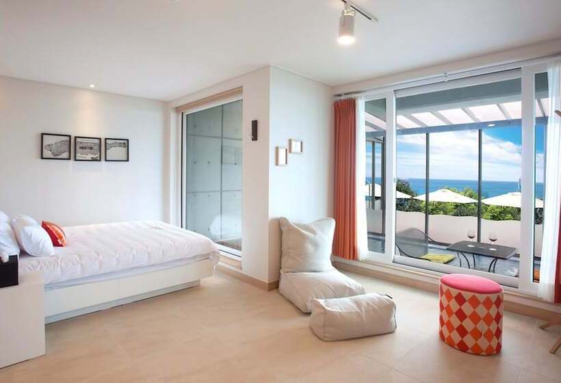 The Marine Pool Villa