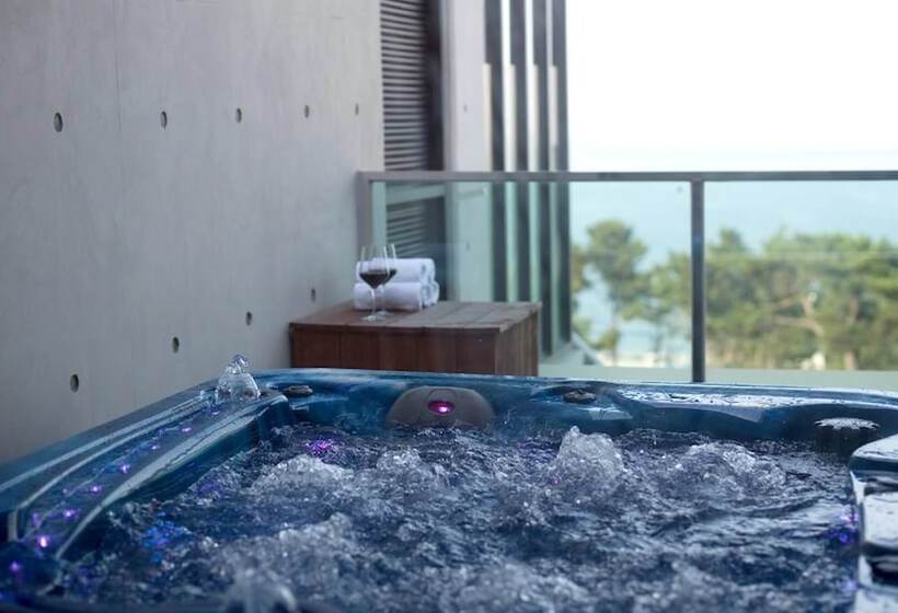 The Marine Pool Villa