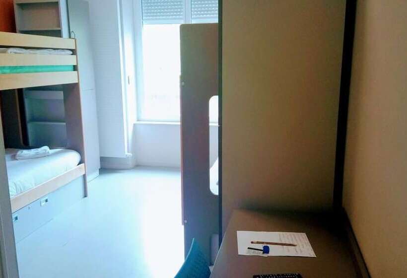 호스텔 Auberge Des Remparts