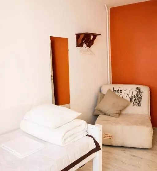 تختخواب و صبحانه Amber Private Rooms
