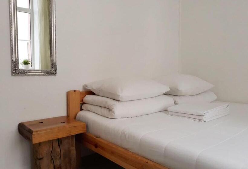 تختخواب و صبحانه Amber Private Rooms