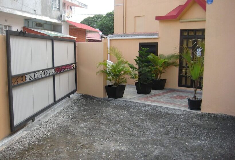 تختخواب و صبحانه Sm Lodge Mauritius