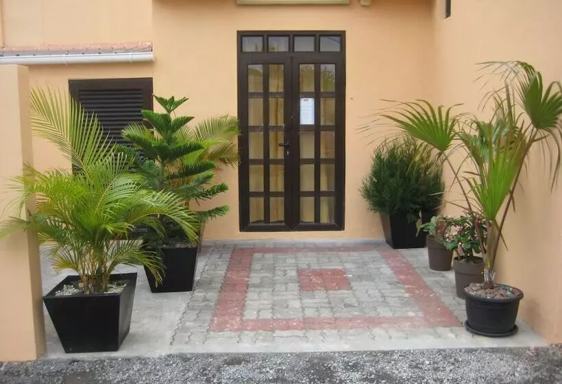 تختخواب و صبحانه Sm Lodge Mauritius