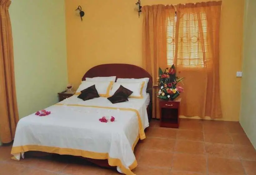 تختخواب و صبحانه Sm Lodge Mauritius