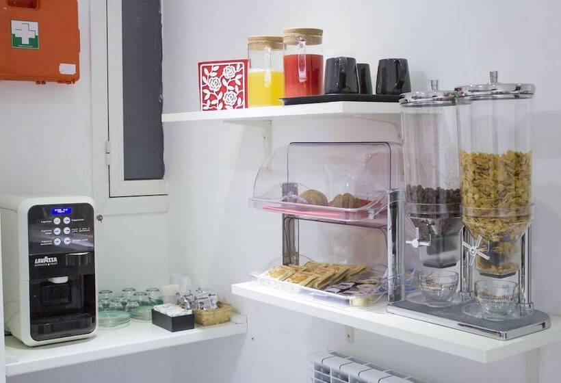 مسافرخانه Tiburtina Royal Suites