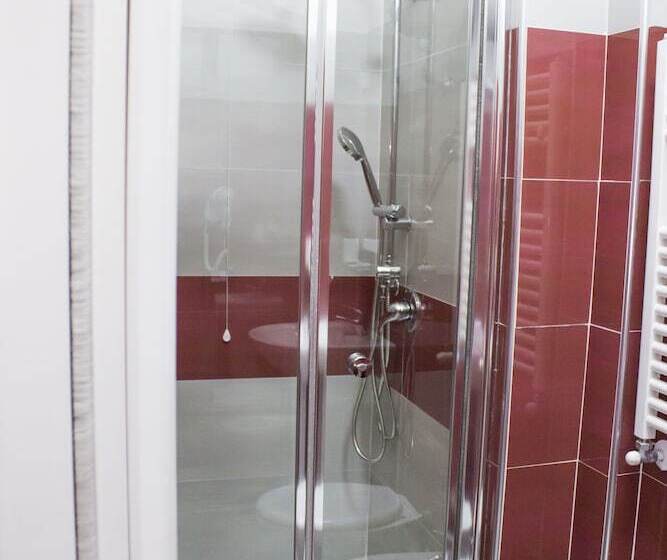 مسافرخانه Tiburtina Royal Suites