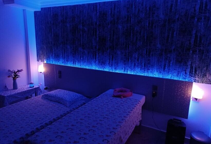 هتل Beach Grand & Spa Premium