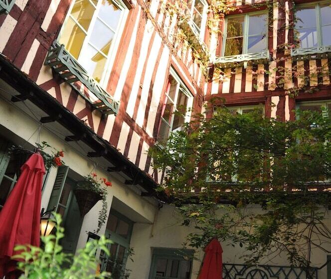 هتل Le Vieux Carre