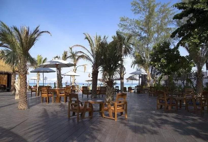 ホテル Mali Resort Sunrise Beach