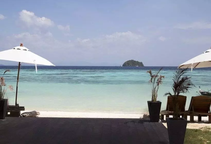 ホテル Mali Resort Sunrise Beach