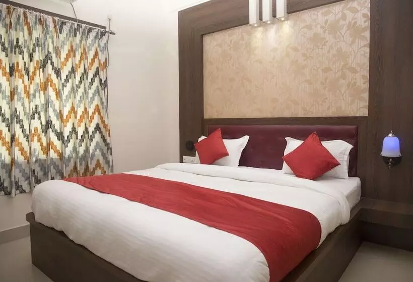 ホテル Oyo 3904 Home Stay Tara Palace