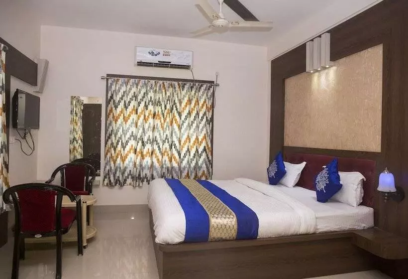 ホテル Oyo 3904 Home Stay Tara Palace