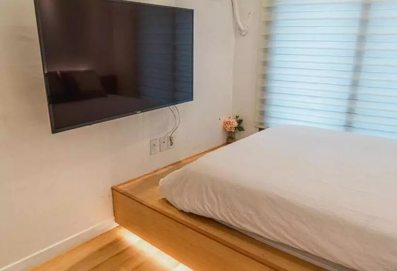 پانسیون Myeongdong Artmonstay