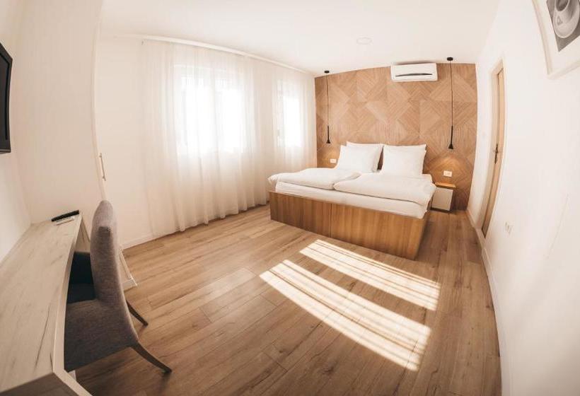 تختخواب و صبحانه City Apartment One