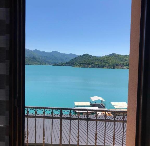 تختخواب و صبحانه Pansion Asim