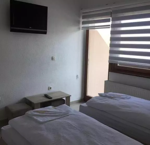 تختخواب و صبحانه Pansion Asim