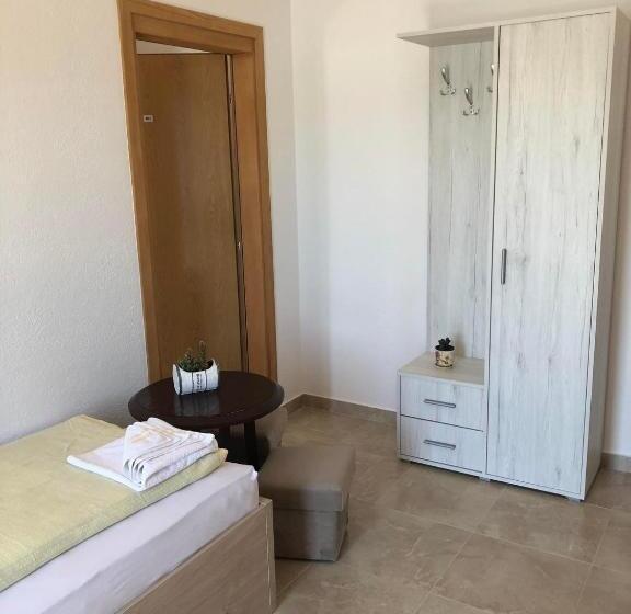 تختخواب و صبحانه Pansion Asim