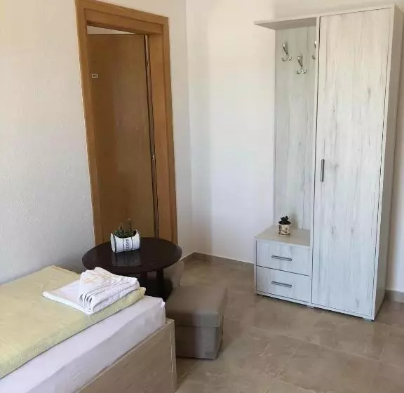 تختخواب و صبحانه Pansion Asim