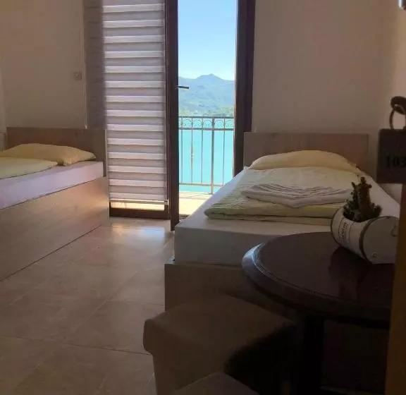 تختخواب و صبحانه Pansion Asim