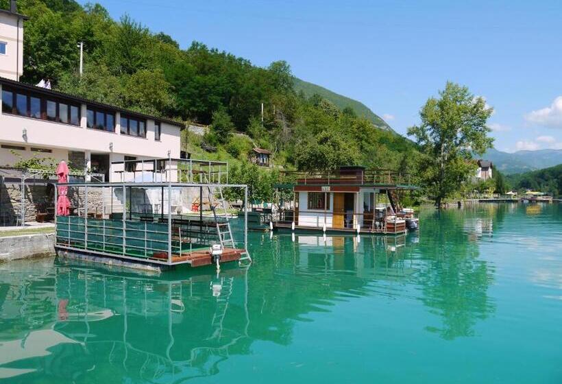 تختخواب و صبحانه Pansion Asim