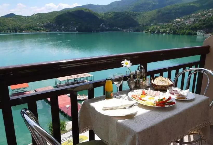 تختخواب و صبحانه Pansion Asim